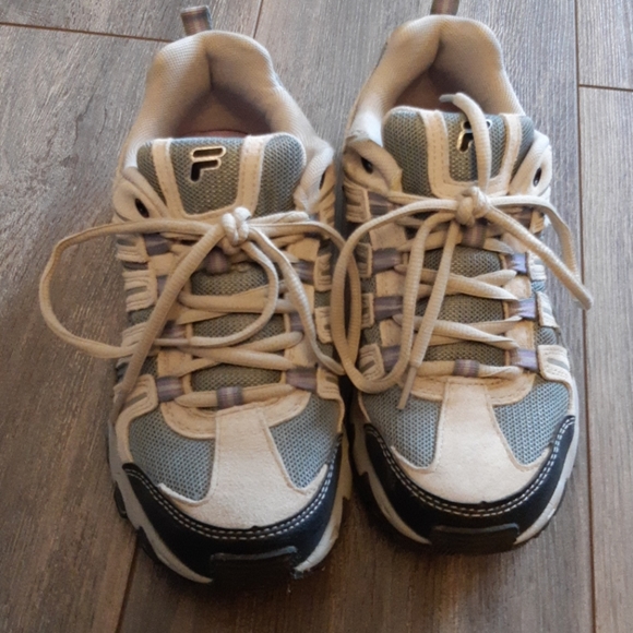 Hiking shoes - Picture 2 of 3